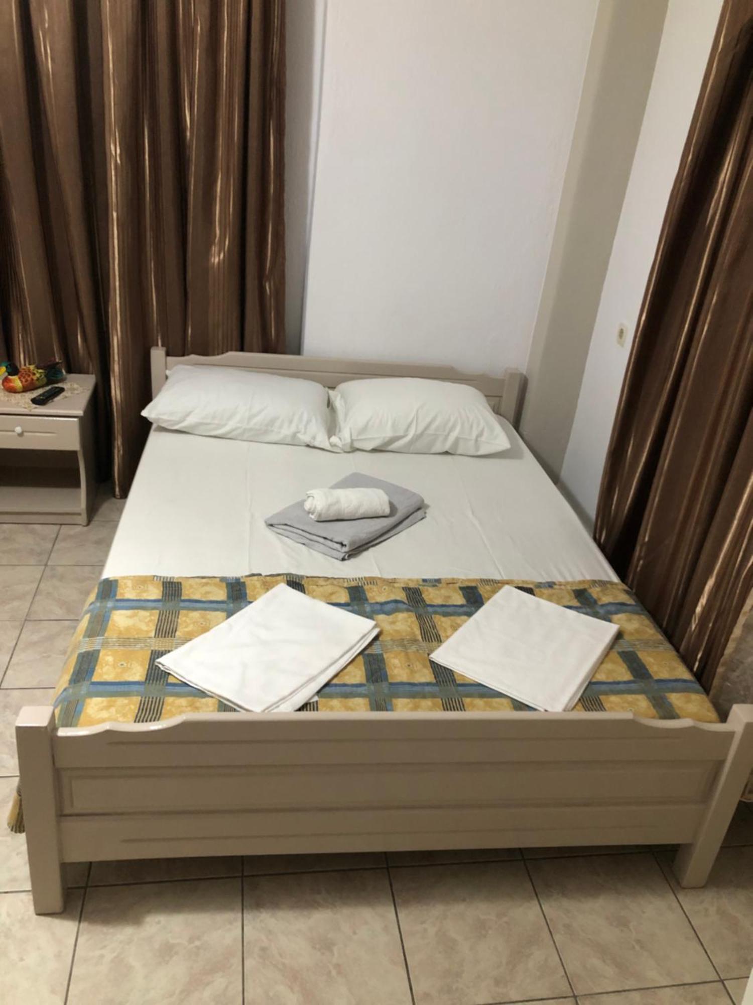 Nikis Rooms Paralia Katerinis Ngoại thất bức ảnh