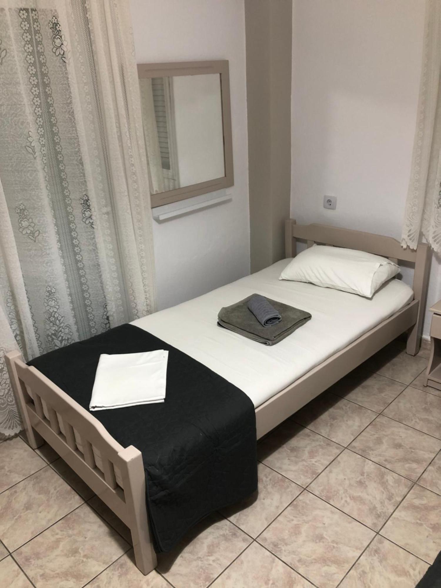 Nikis Rooms Paralia Katerinis Ngoại thất bức ảnh
